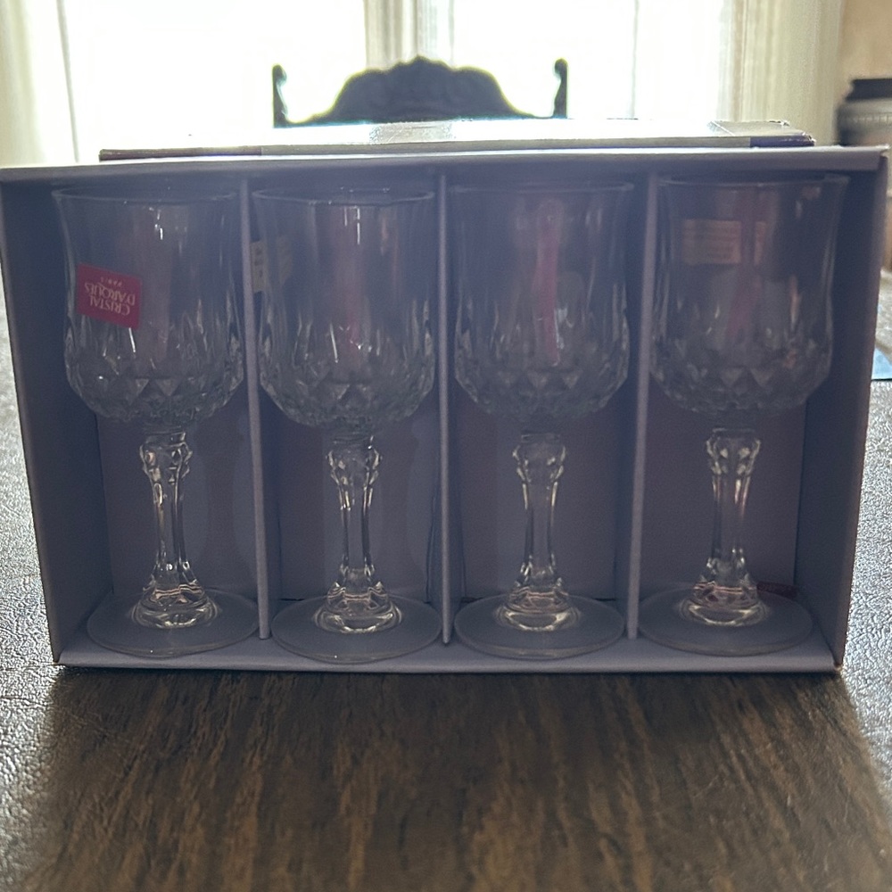 Crystal Wine Glass Set - set of 4